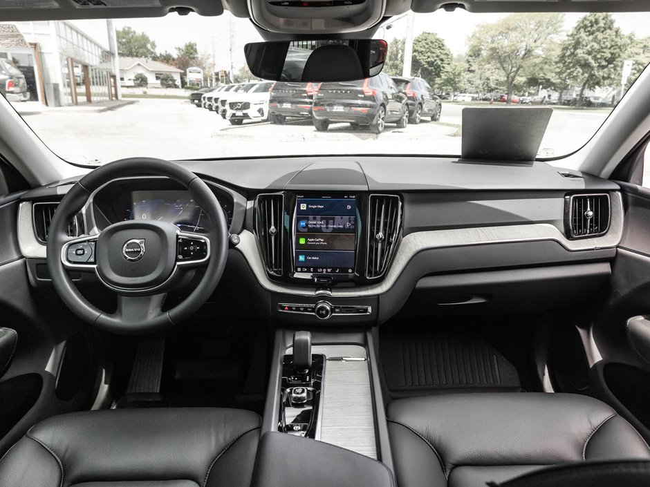 2025 Volvo XC60 Plus Dark Theme-27