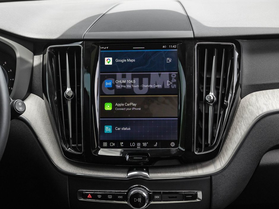2025 Volvo XC60 Plus Dark Theme-28