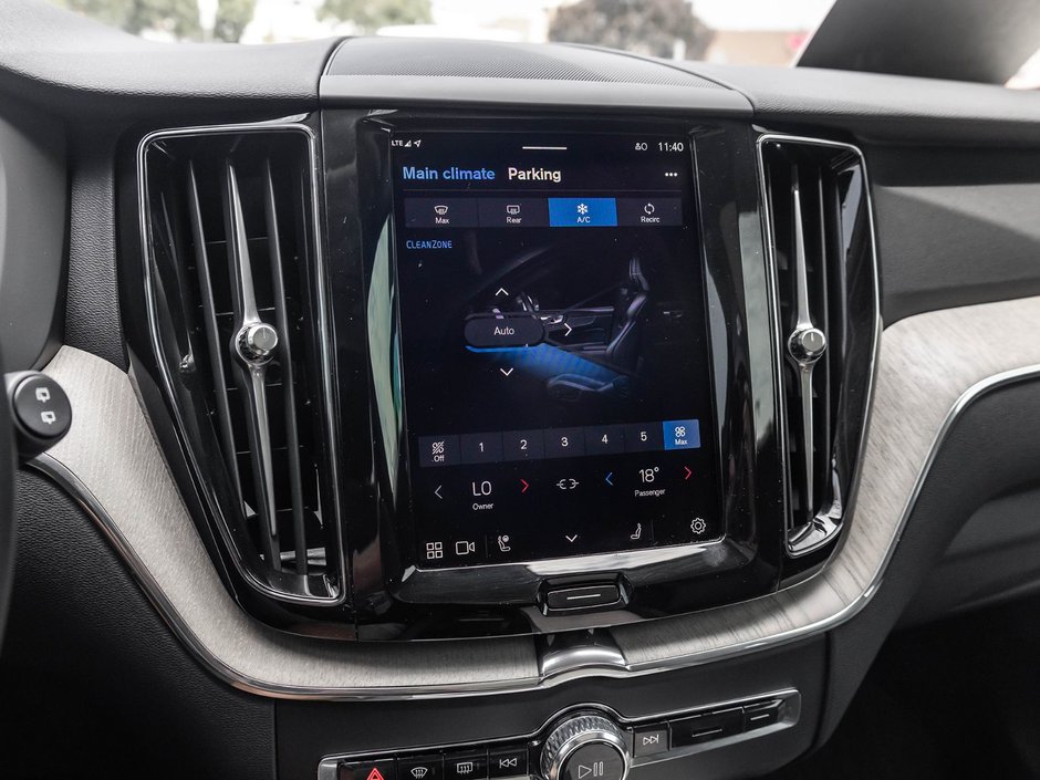 2025 Volvo XC60 Plus Dark Theme-21