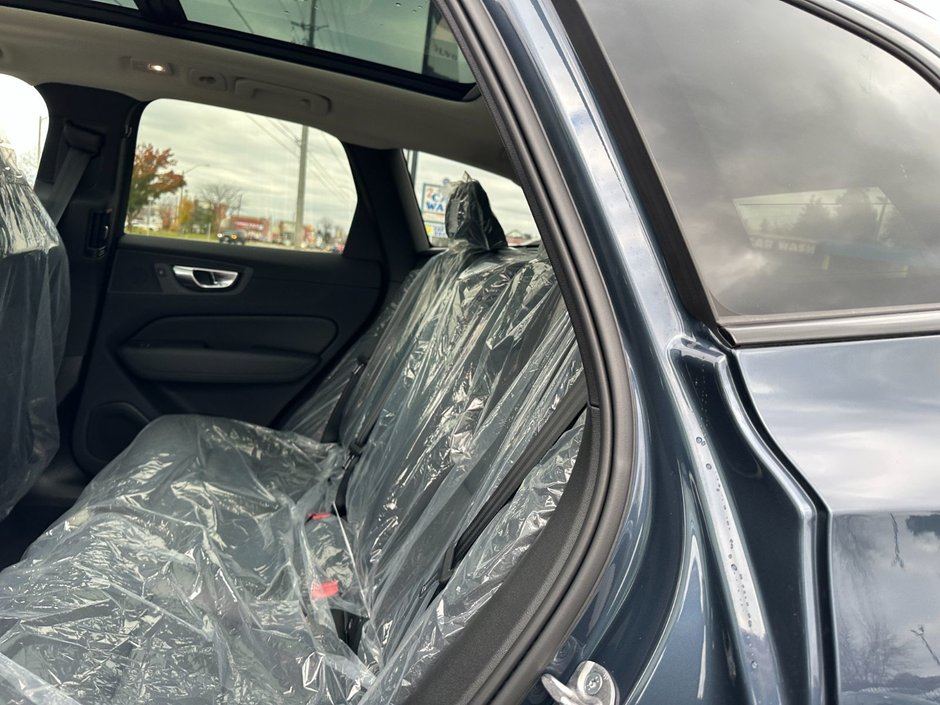 2025 Volvo XC60 Plus Dark Theme-11