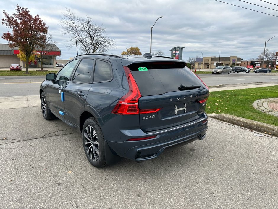 2025 Volvo XC60 Plus Dark Theme-6