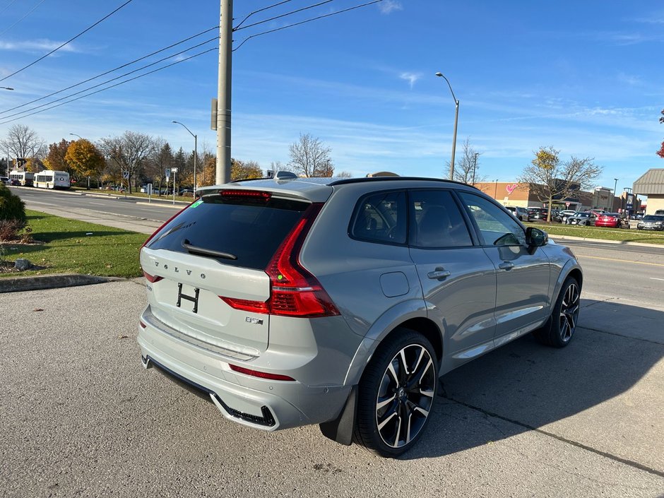 2025 Volvo XC60 Ultra Dark Theme-4