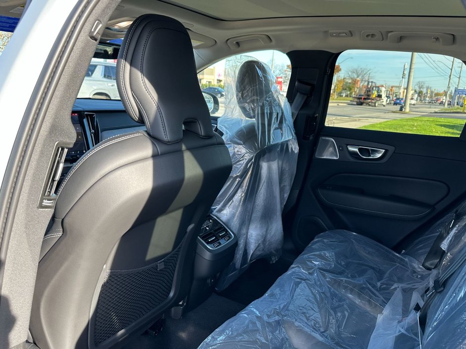 2025 Volvo XC60 Ultra Dark Theme-9