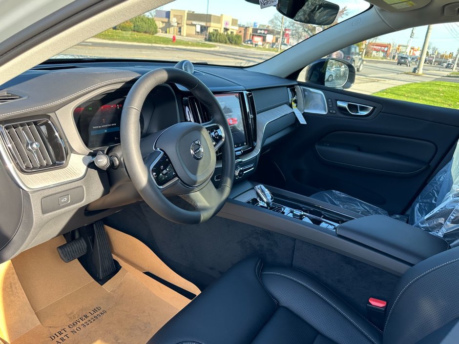 2025 Volvo XC60 Ultra Dark Theme-6