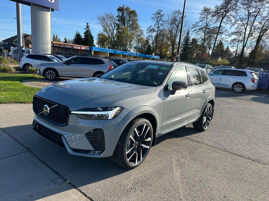 2025 Volvo XC60 Ultra Dark Theme-1