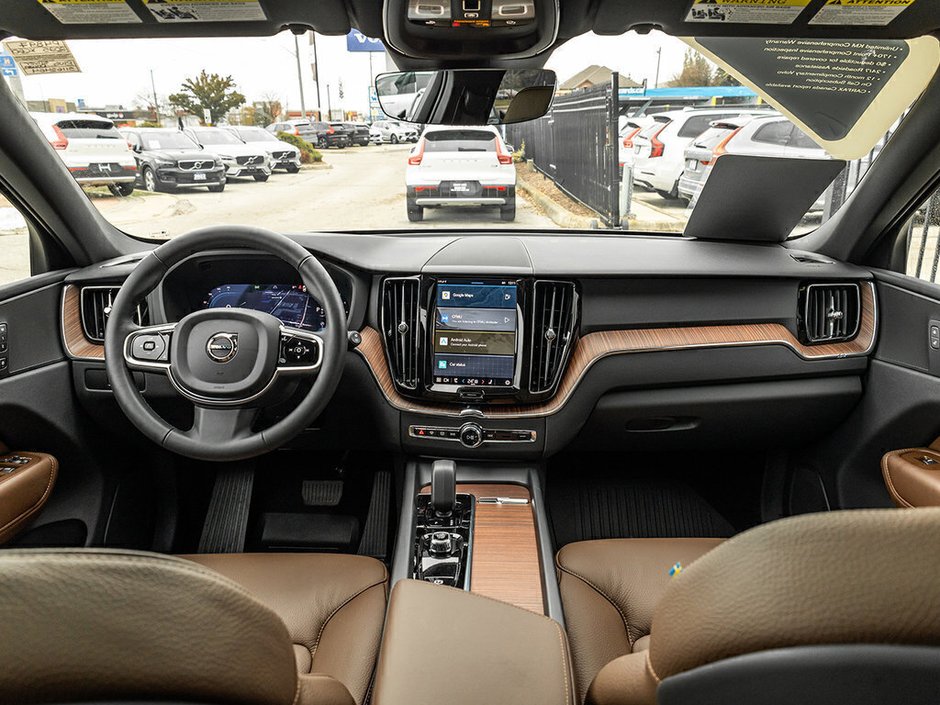 2025 Volvo XC60 Plus Dark Theme-26