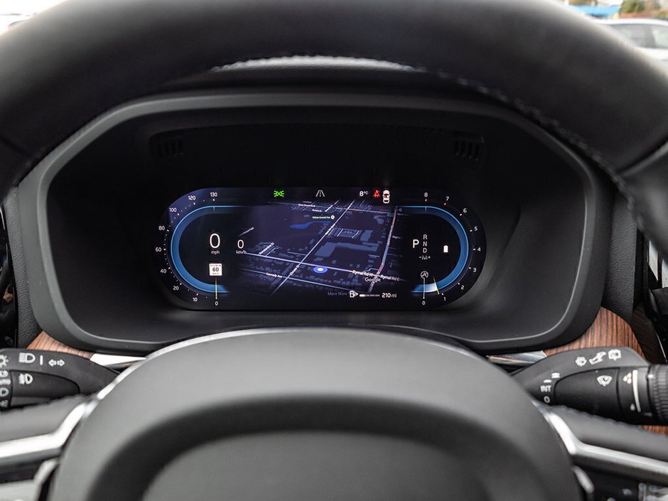 2025 Volvo XC60 Plus Dark Theme-9