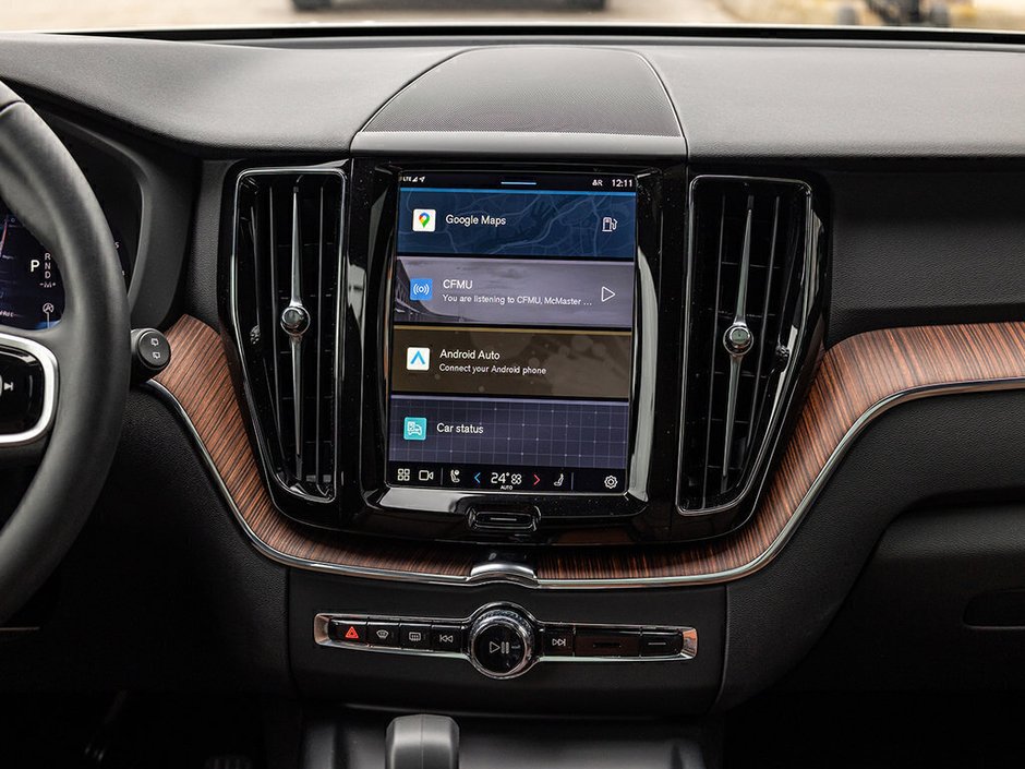 2025 Volvo XC60 Plus Dark Theme-27