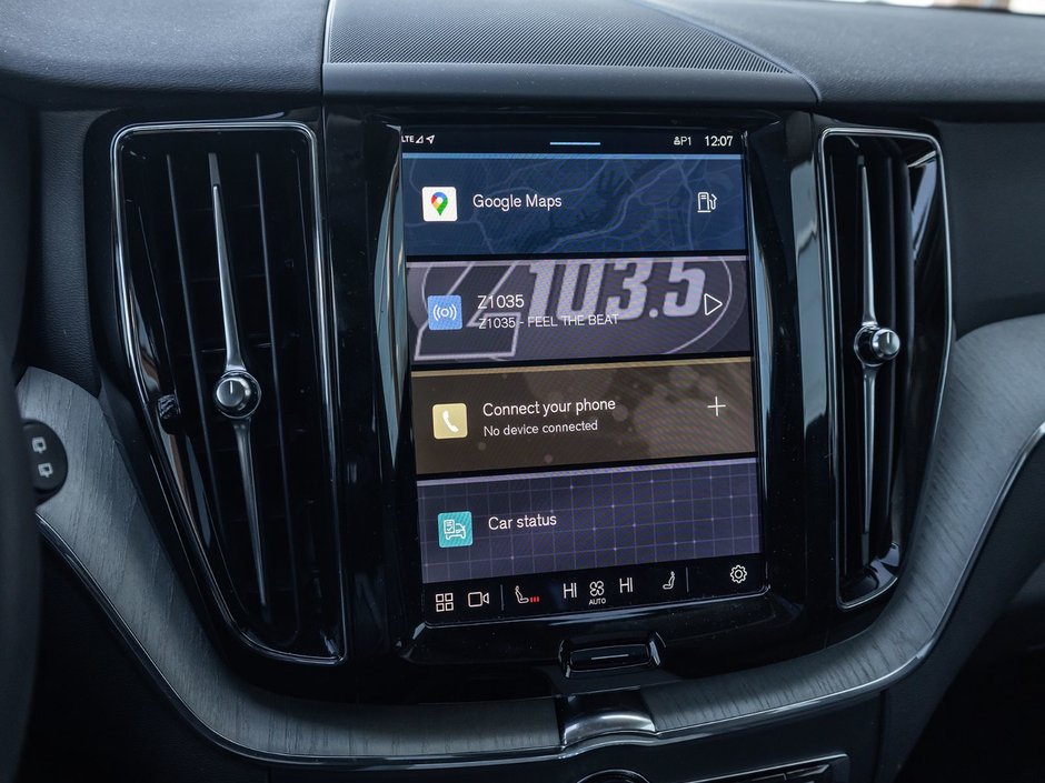 2025 Volvo XC60 Plus Dark Theme-19