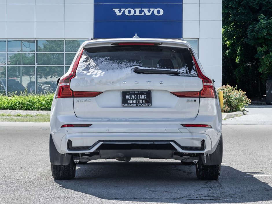 2025 Volvo XC60 Plus Dark Theme-5