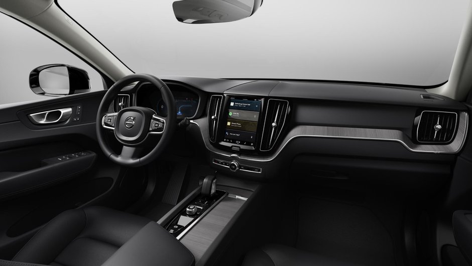 2025 Volvo XC60 Plus Dark Theme-7