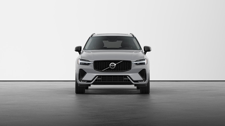 2025 Volvo XC60 Plus Dark Theme-2