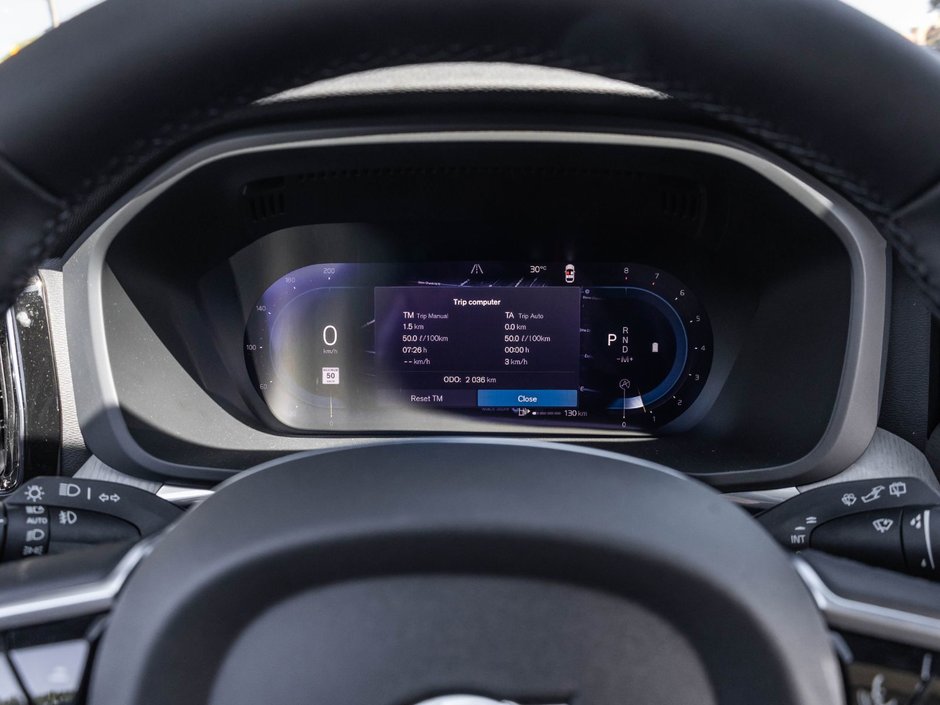 2025 Volvo XC60 Plus Dark Theme-12