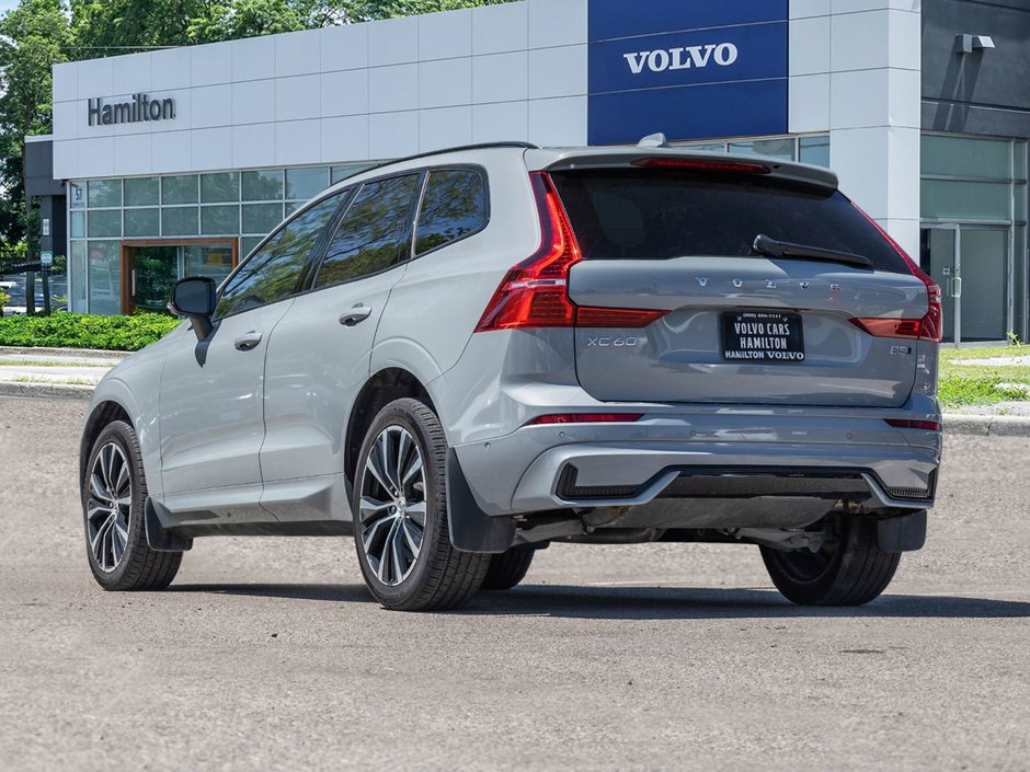2025 Volvo XC60 Plus Dark Theme-4