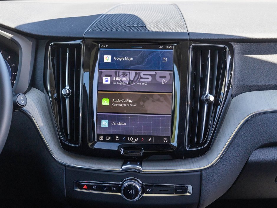 2025 Volvo XC60 Plus Dark Theme-30