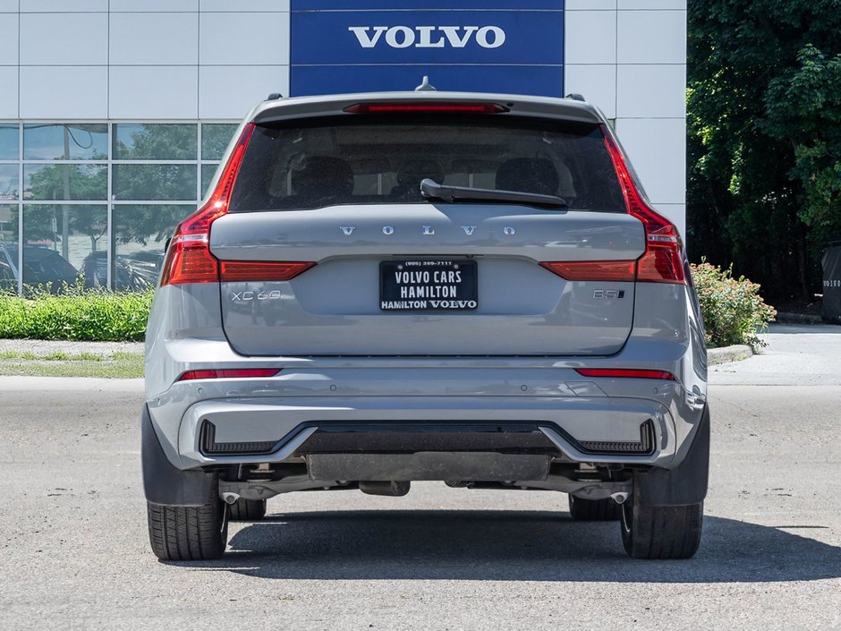 2025 Volvo XC60 Plus Dark Theme-5