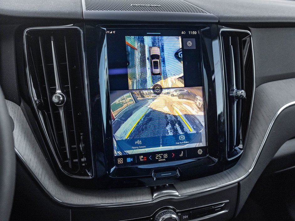 2025 Volvo XC60 Plus Dark Theme-14