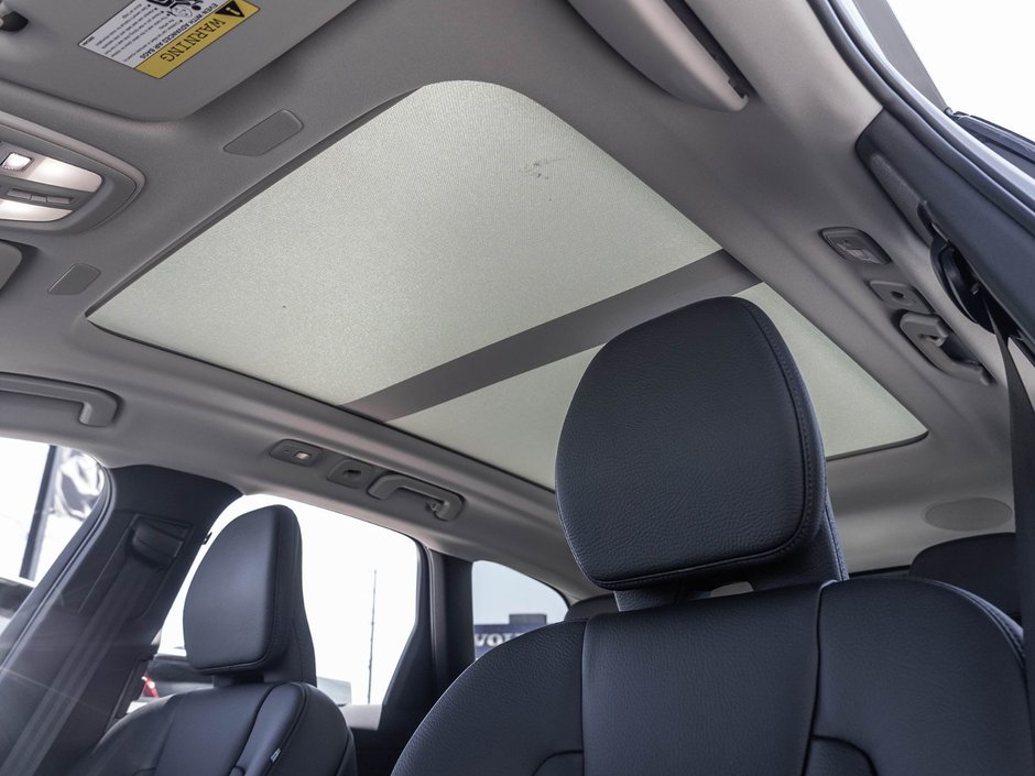 2025 Volvo XC60 Plus Dark Theme-25