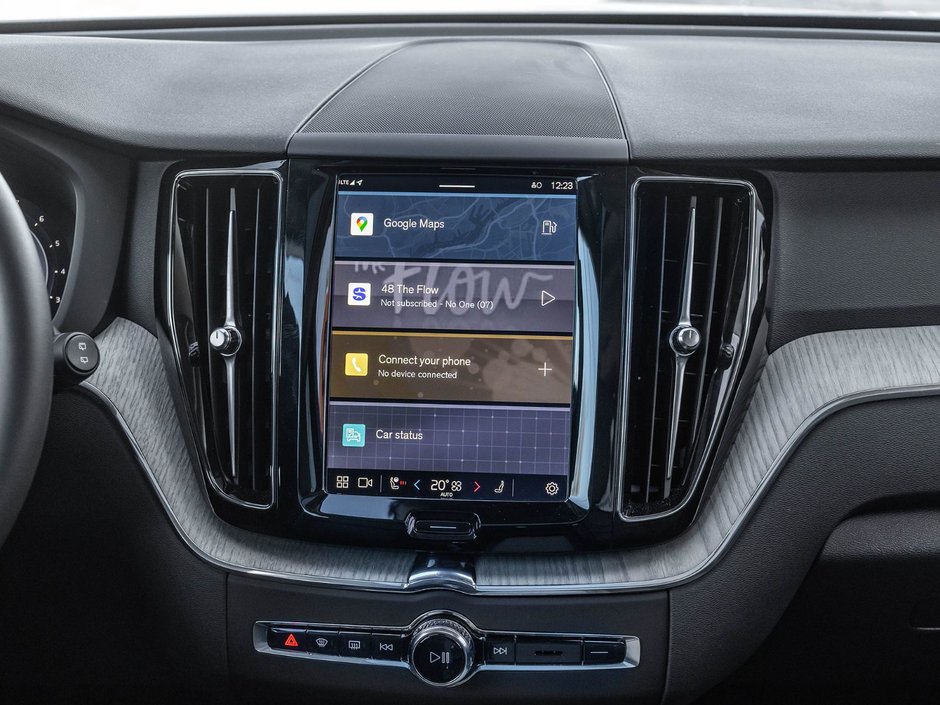 2025 Volvo XC60 Plus Dark Theme-27