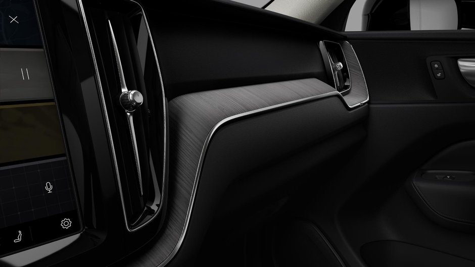 2025 Volvo XC60 Plus Dark Theme-6