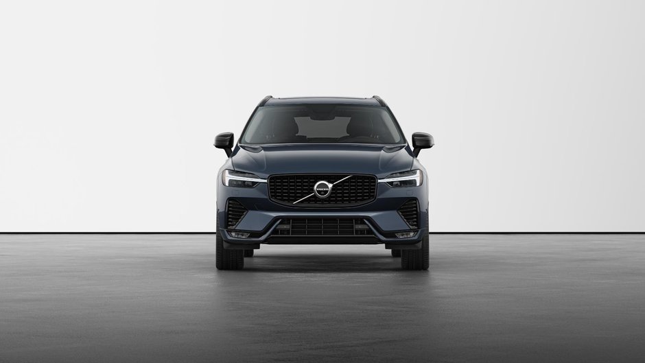 2025 Volvo XC60 Plus Dark Theme-2