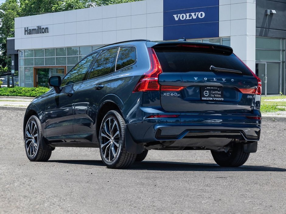 2025 Volvo XC60 Plus Dark Theme-4