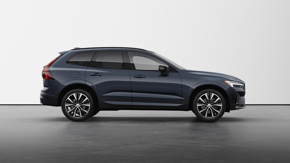 2025 Volvo XC60 Plus Dark Theme-4