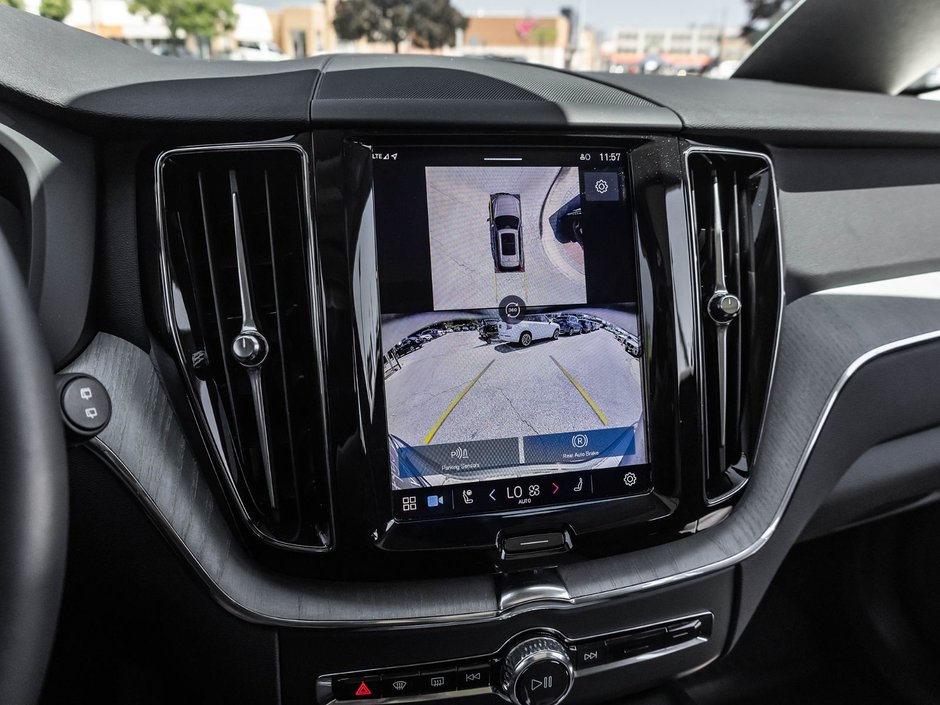 2025 Volvo XC60 Plus Dark Theme-14