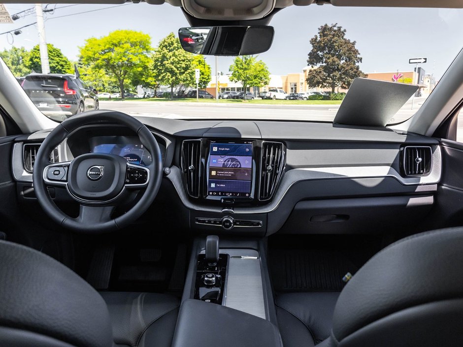 2025 Volvo XC60 Plus Dark Theme-27