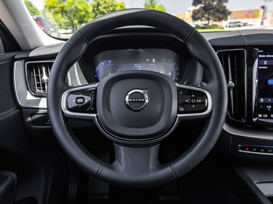 2025 Volvo XC60 Plus Dark Theme-9