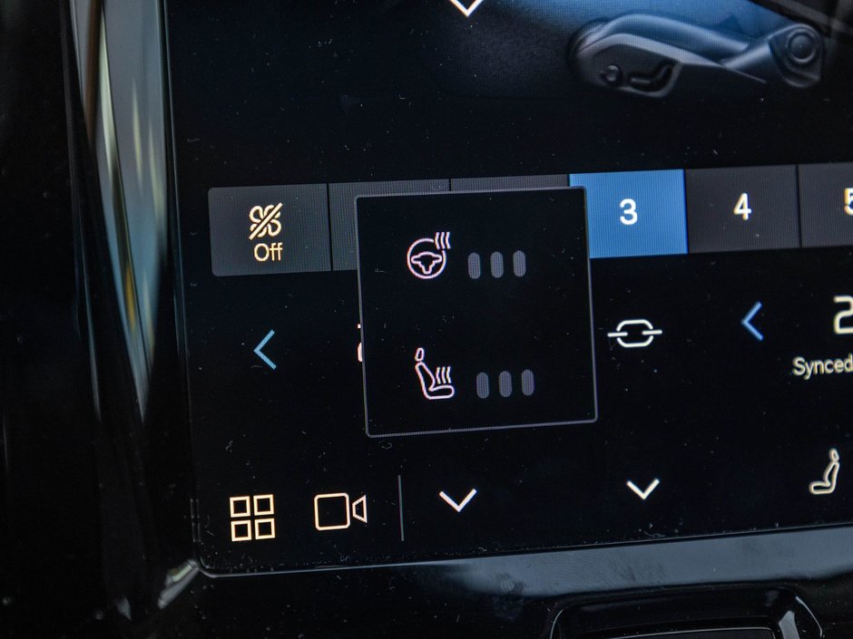 2025 Volvo XC60 Plus Dark Theme-23