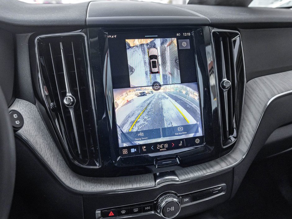 2025 Volvo XC60 Plus Dark Theme-15