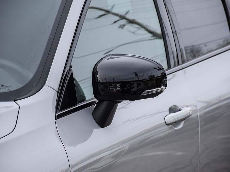 2025 Volvo XC60 Plus Dark Theme-2