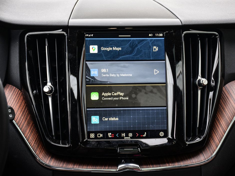 2025 Volvo XC60 Plus Dark Theme-16