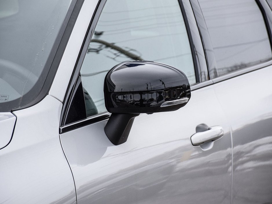 2025 Volvo XC60 Plus Dark Theme-2