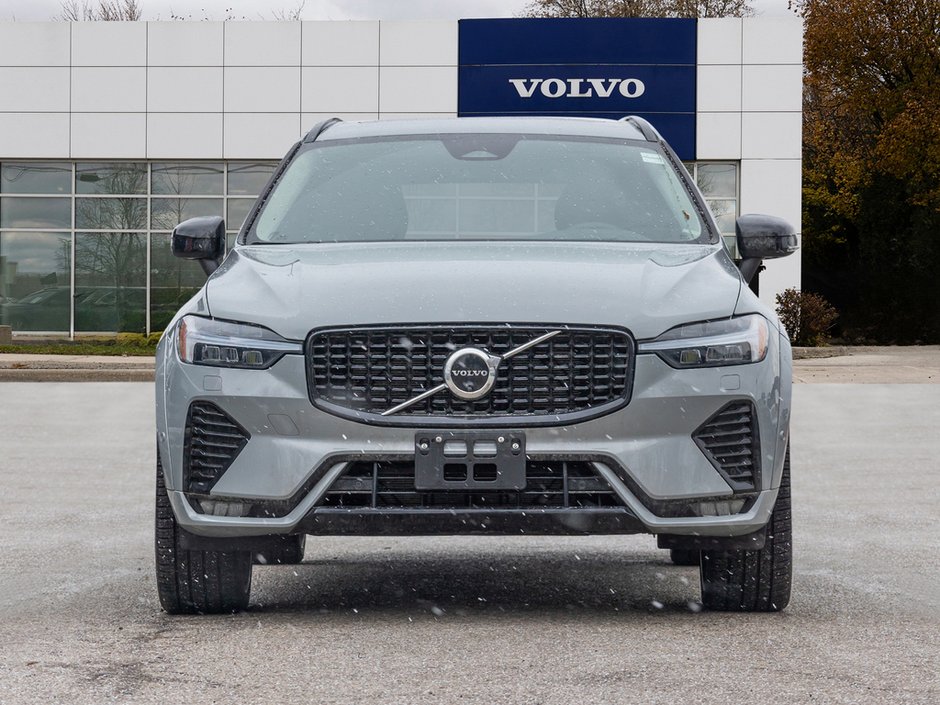 2025 Volvo XC60 Ultra Dark Theme-1
