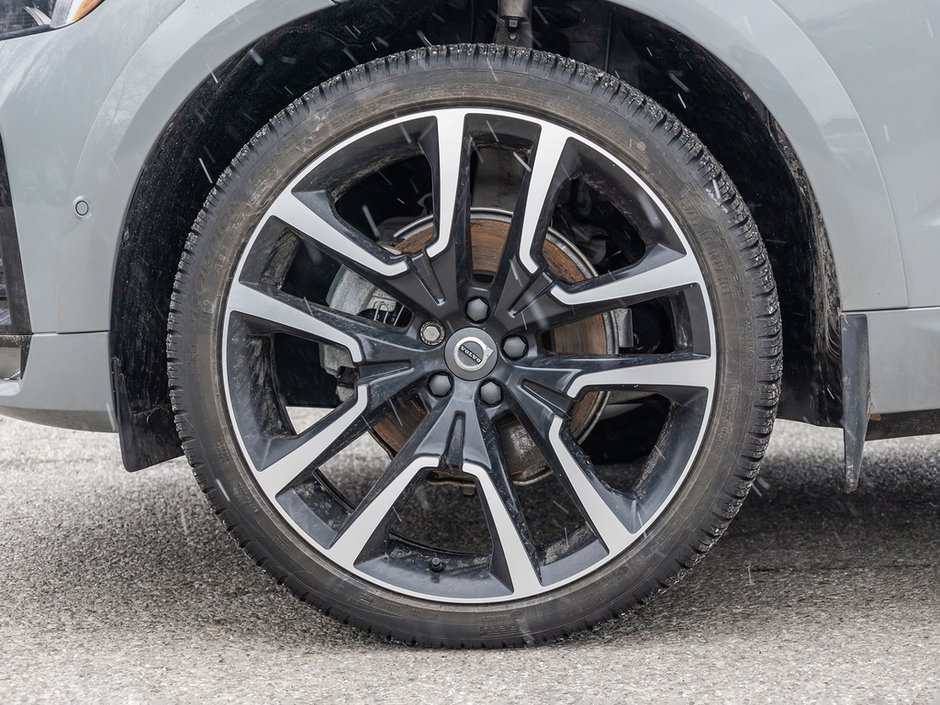 2025 Volvo XC60 Ultra Dark Theme-3