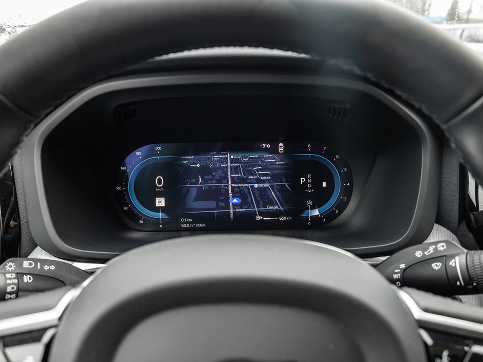 2025 Volvo XC60 Plus Dark Theme-9