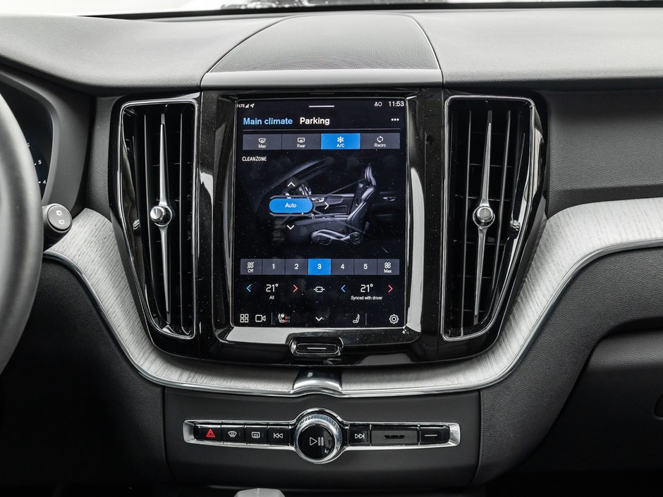 2025 Volvo XC60 Plus Dark Theme-26