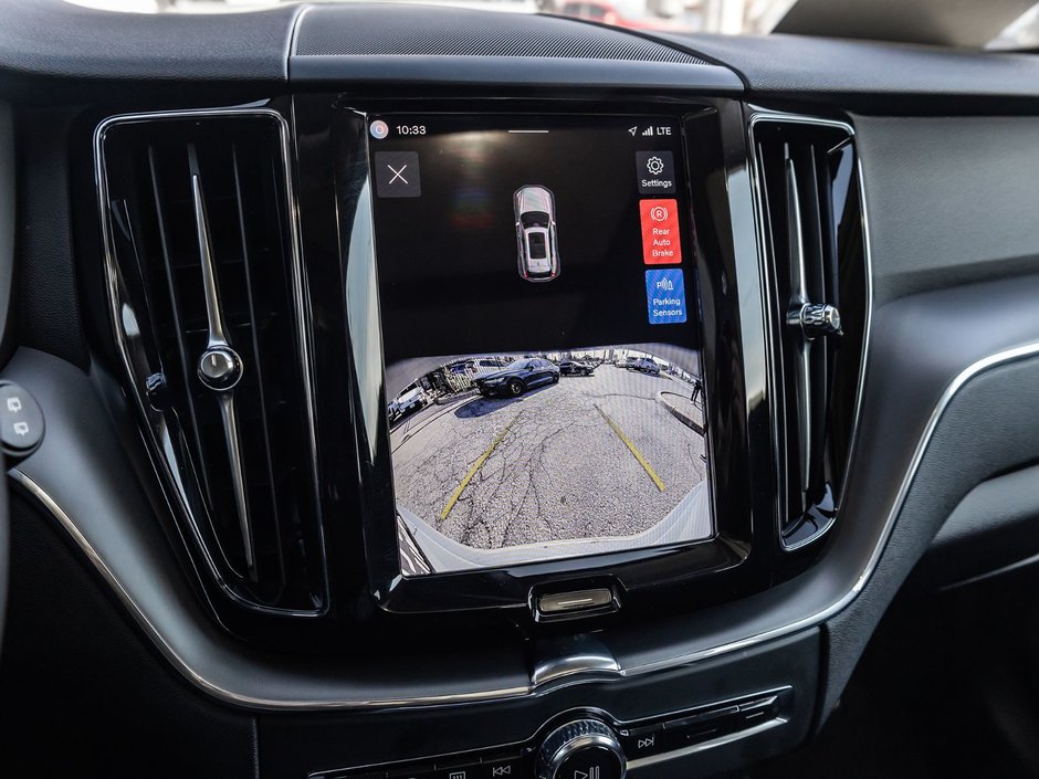 2025 Volvo XC60 Core Dark Theme-13