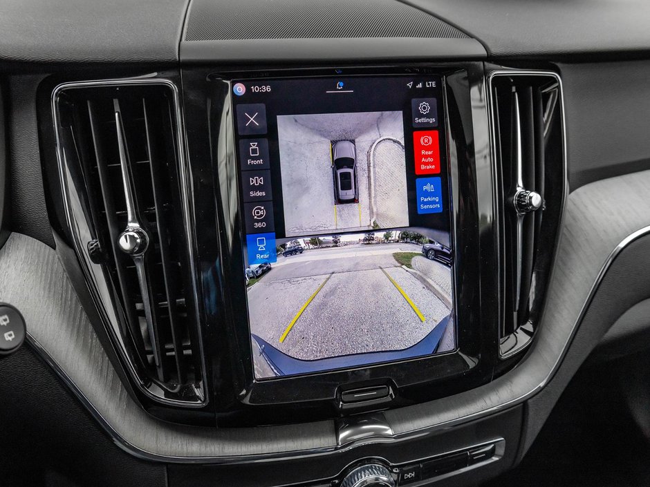 2025 Volvo XC60 Plus Dark Theme-15