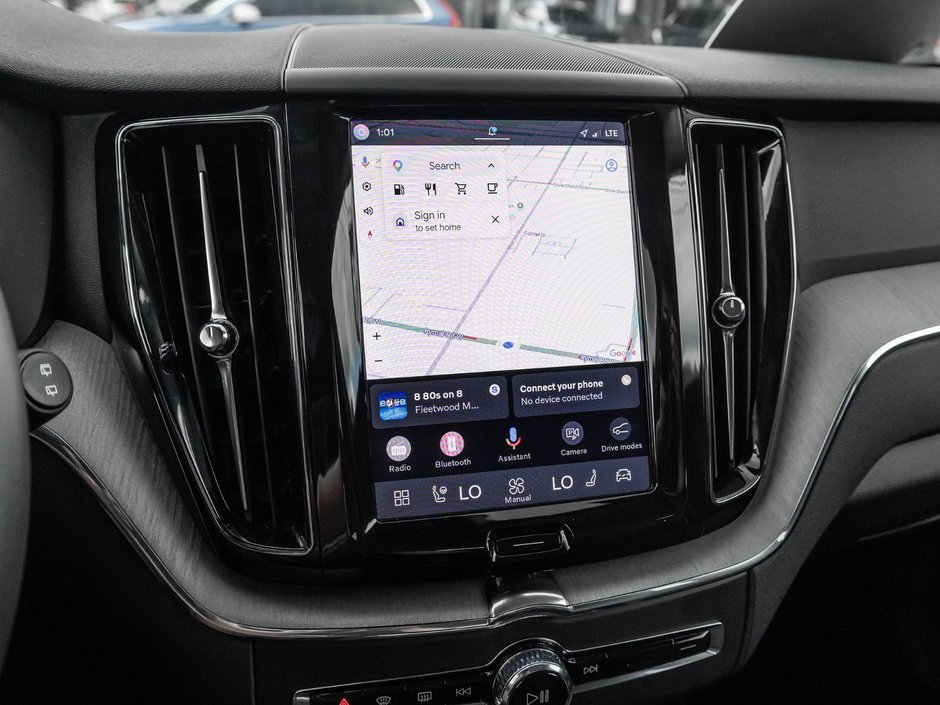 2025 Volvo XC60 Plus Dark Theme-14