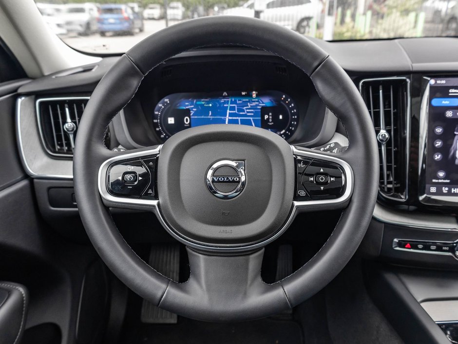 2025 Volvo XC60 Plus Dark Theme-10