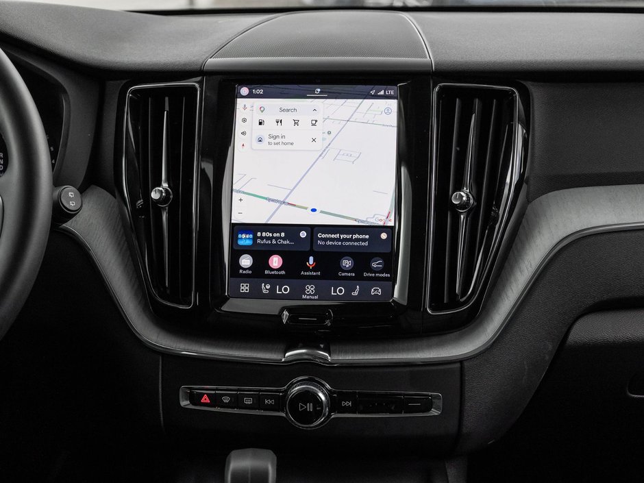 2025 Volvo XC60 Plus Dark Theme-25
