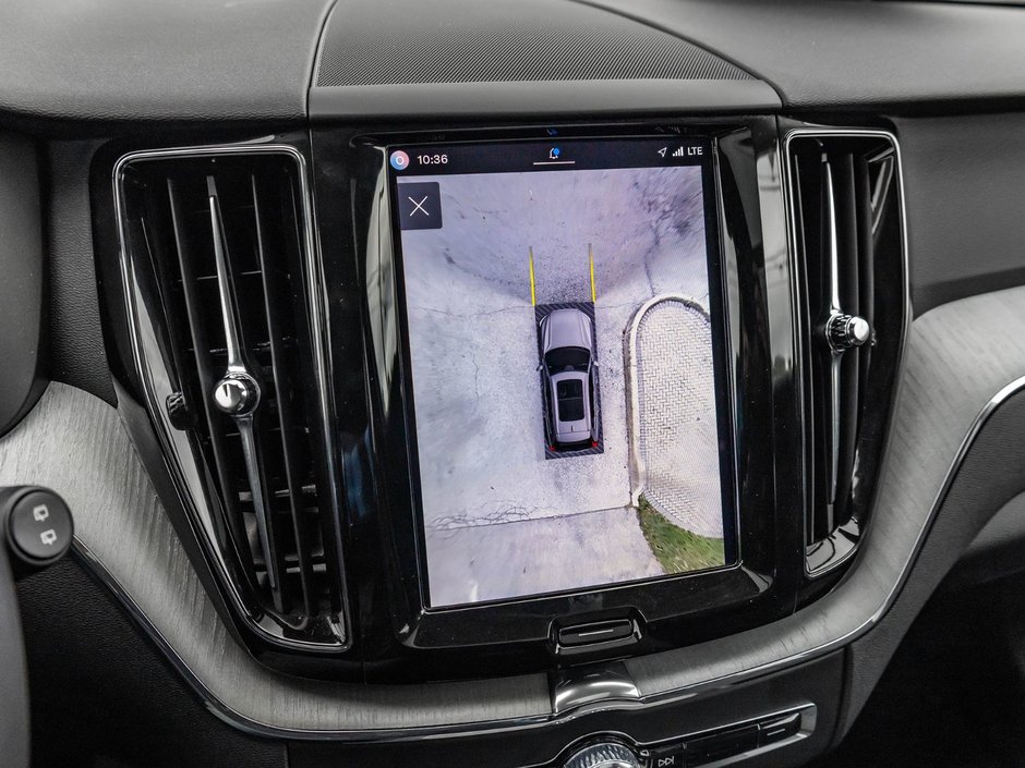 2025 Volvo XC60 Plus Dark Theme-16