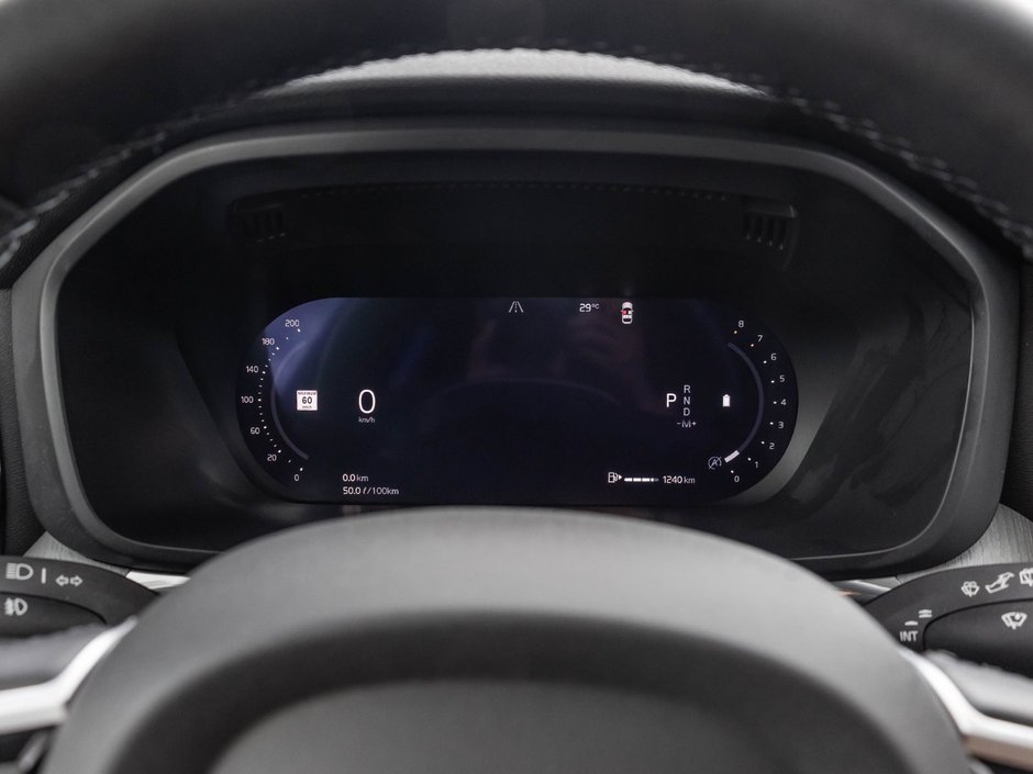 2025 Volvo XC60 Plus Dark Theme-8