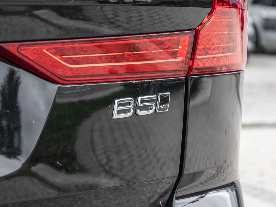2025 Volvo XC60 Plus Dark Theme-8