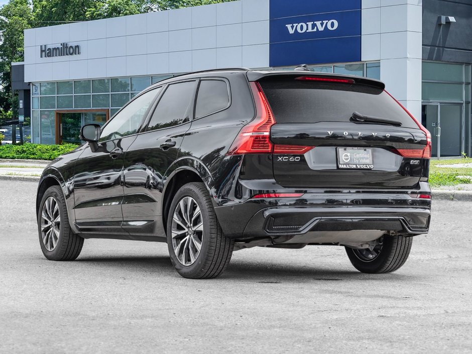 2025 Volvo XC60 Plus Dark Theme-5