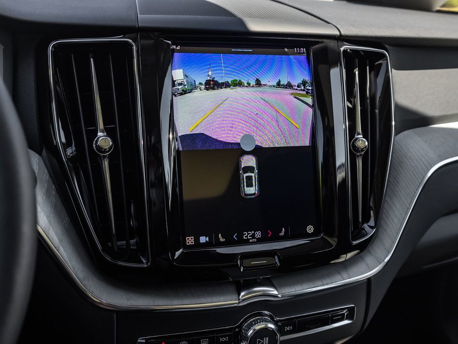 2025 Volvo XC60 Plus Dark Theme-18