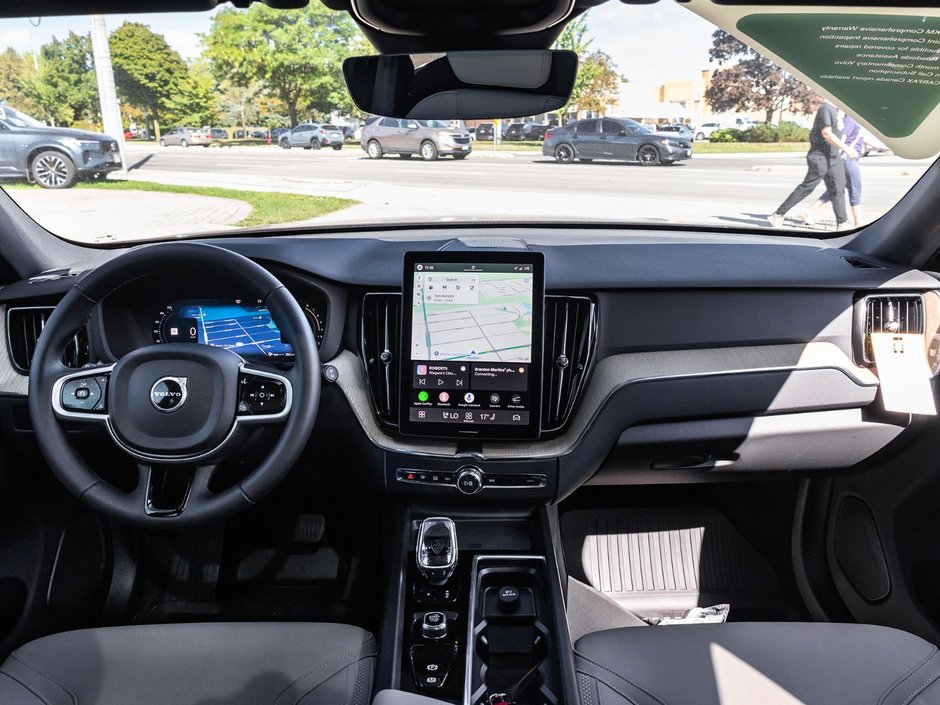 2026 Volvo XC60 Plus Dark Theme-27